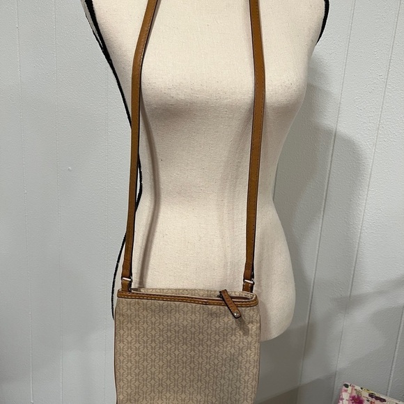 3/$25 Sale🎈Fossil Canvas & Leather trim Brown Crossbody Bag - Picture 8 of 8